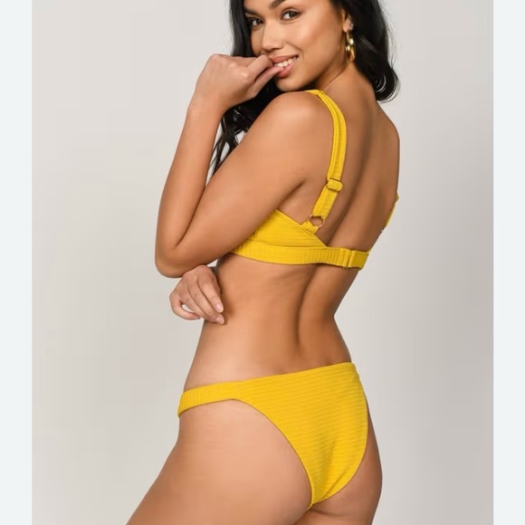 TOBI - Picture 2 of 9